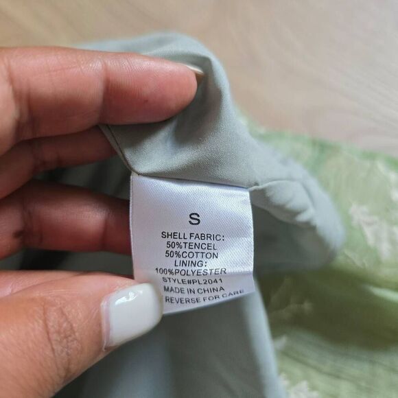 Pink Lily Mini Floral Dress Womens Small Green Pleated Embroidered Formal Preppy - Picture 5 of 6